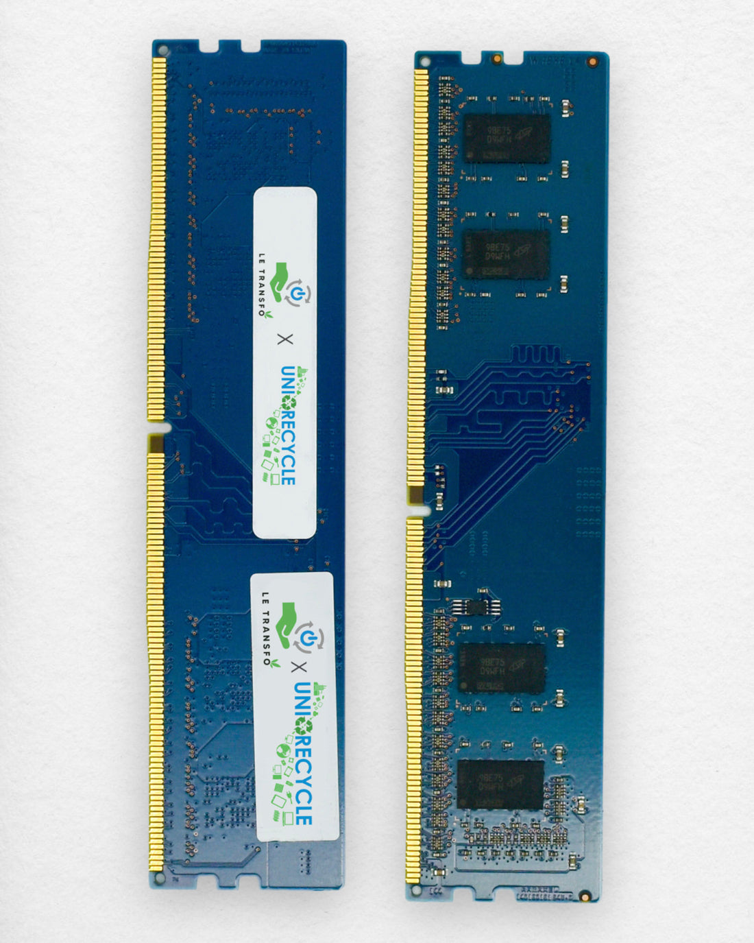 Barrette de mémoire vive (RAM) pour tour 4 GB DDR4