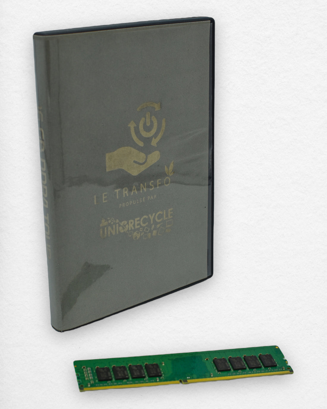 Barrette de mémoire vive (RAM) pour tour 16 GB DDR4
